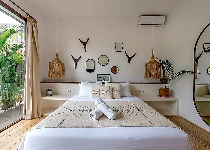 Elwood By The Bali Agent * Kerobokan (Bali)